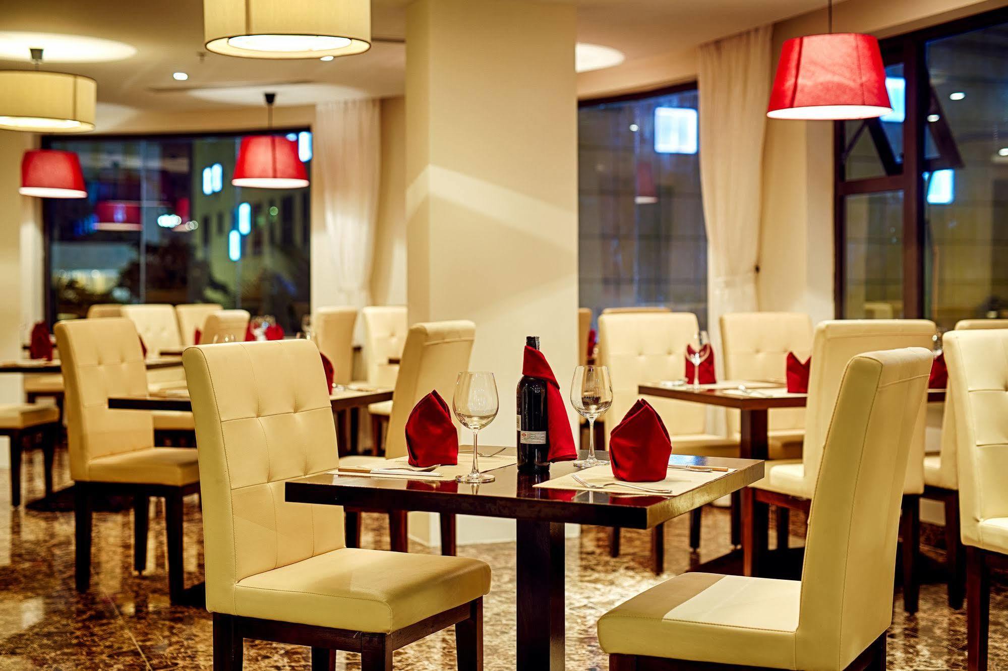 Sofia Suite Hotel Danang Bagian luar foto
