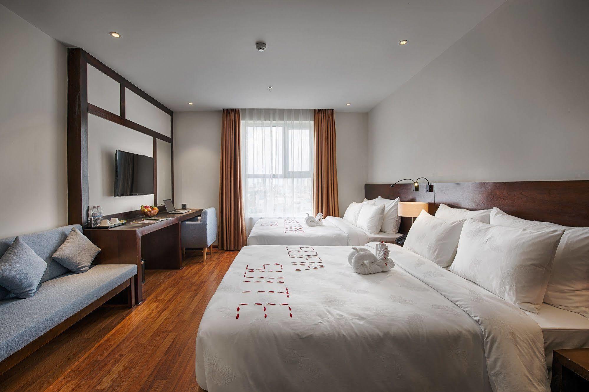Sofia Suite Hotel Danang Bagian luar foto