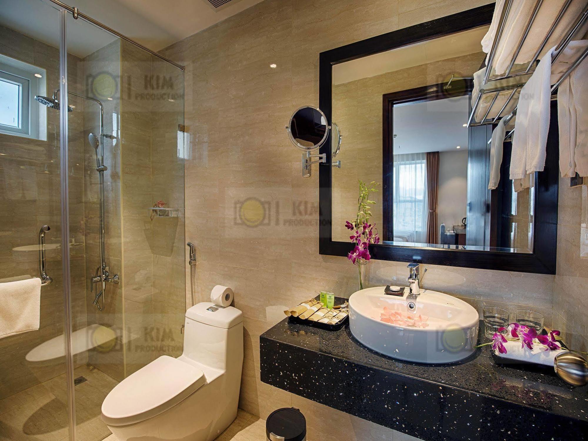 Sofia Suite Hotel Danang Bagian luar foto