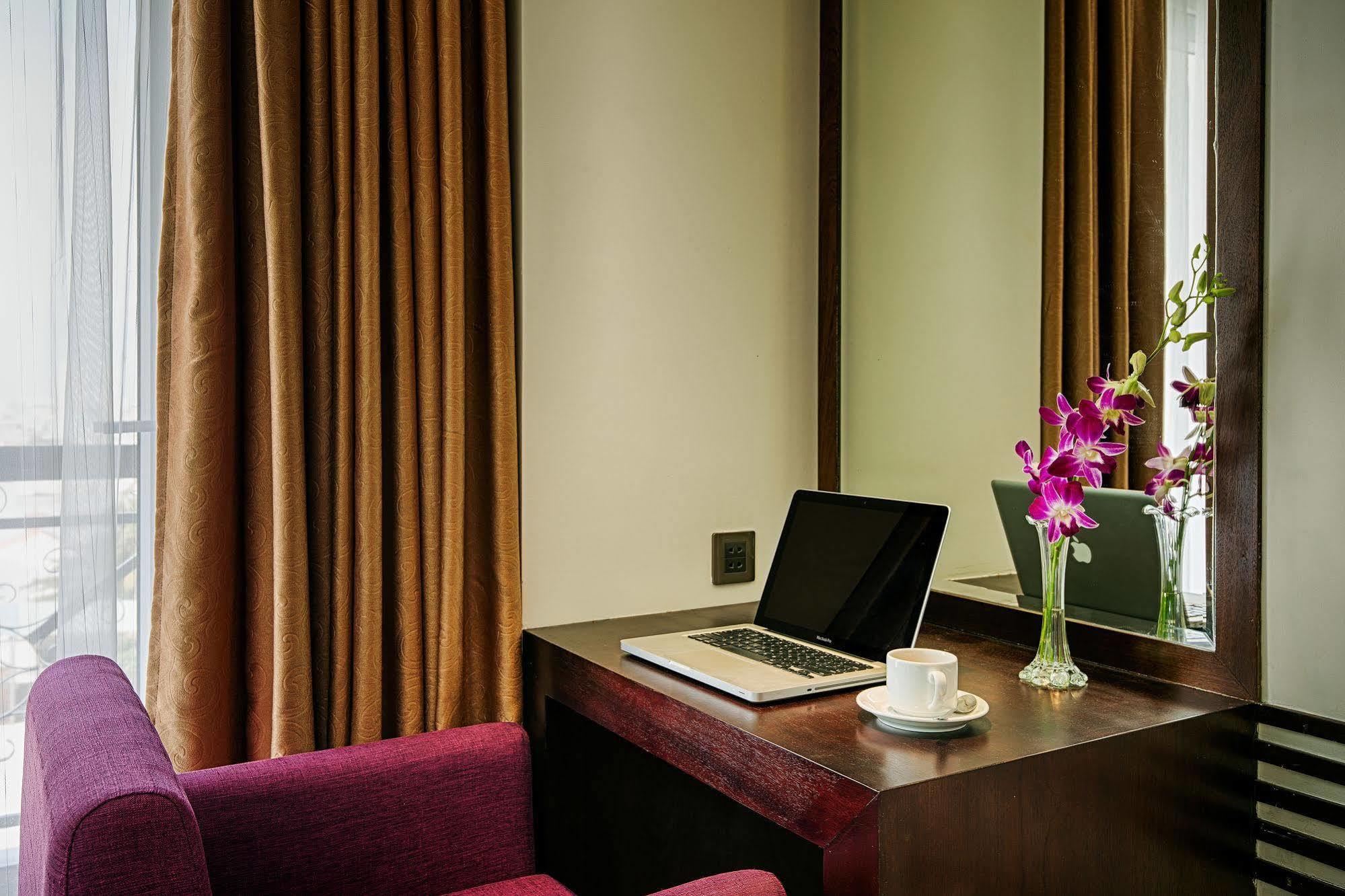 Sofia Suite Hotel Danang Bagian luar foto
