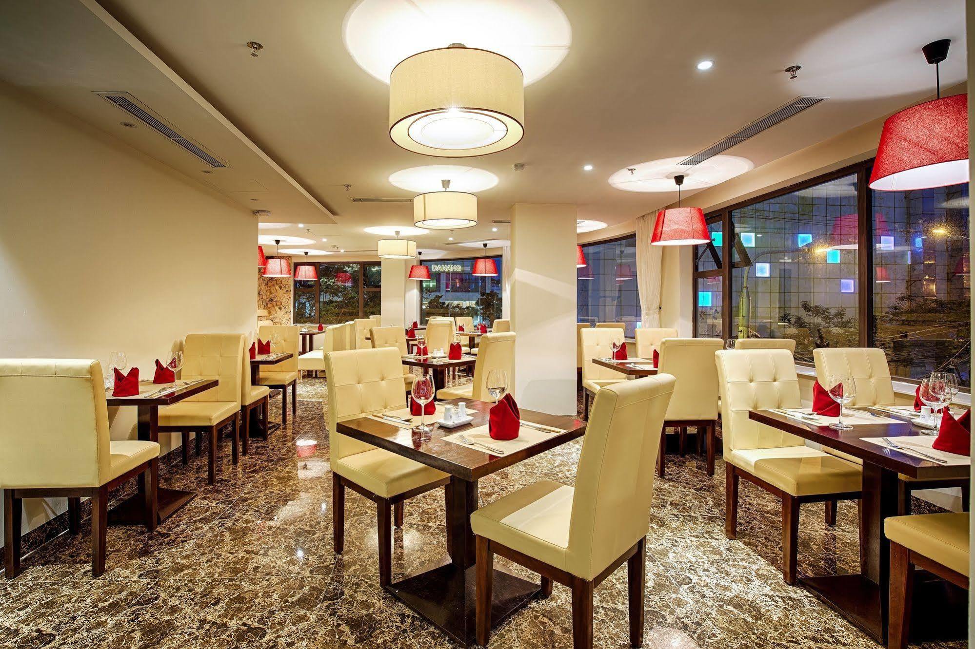 Sofia Suite Hotel Danang Bagian luar foto