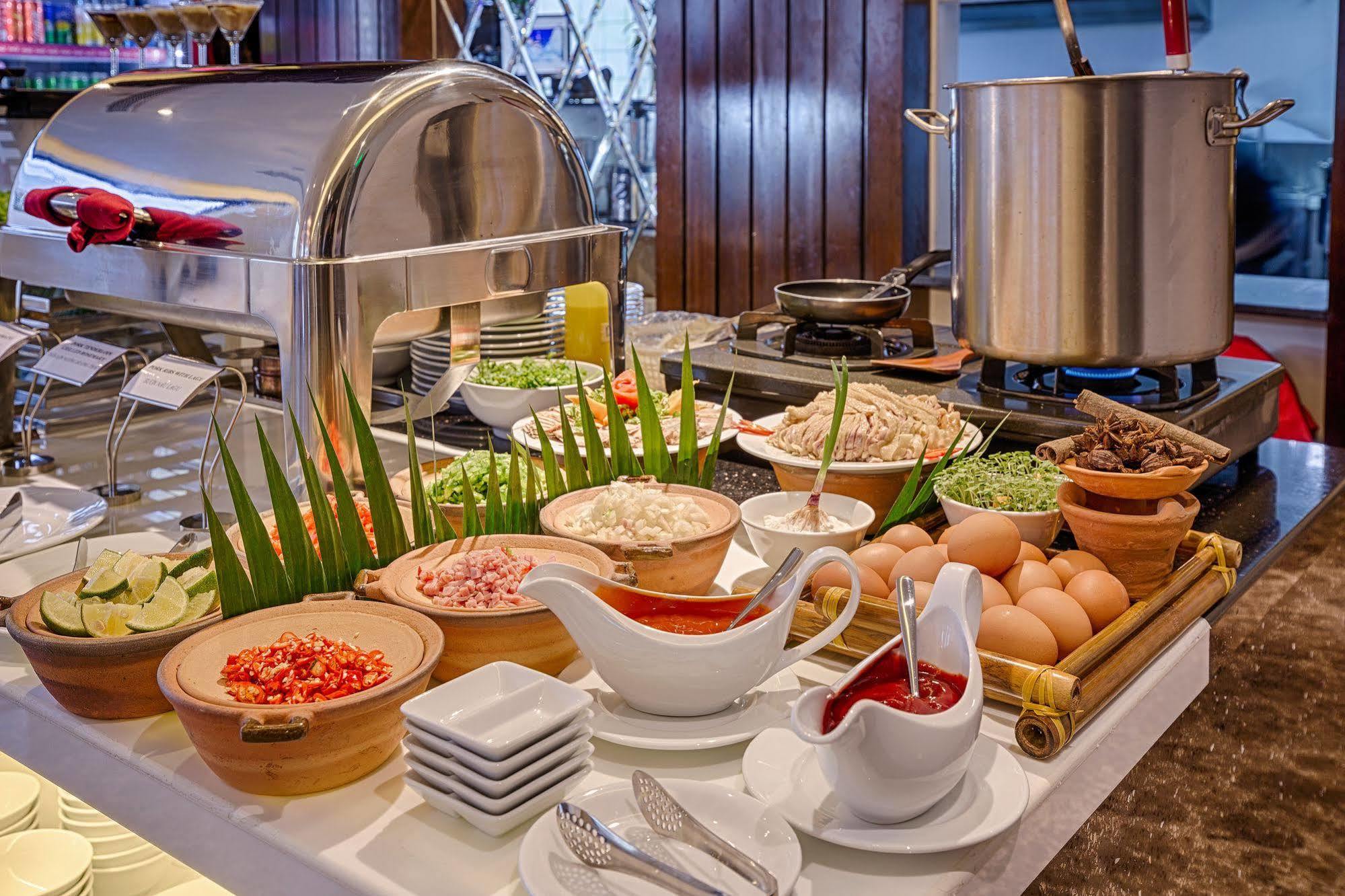 Sofia Suite Hotel Danang Bagian luar foto